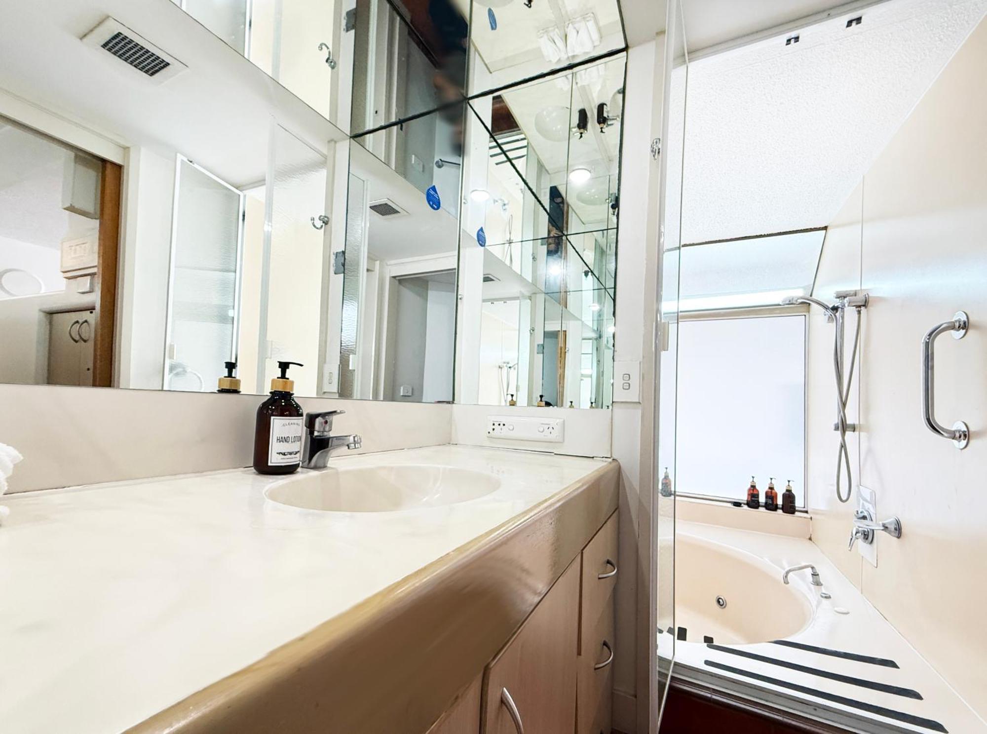 Tiki Hotel Apartments Surfers Paradise Gold Coast Bilik gambar