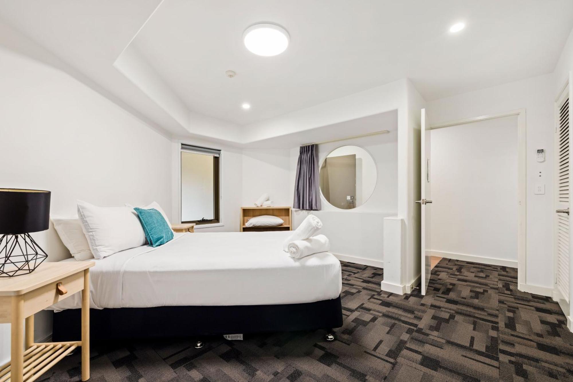 Tiki Hotel Apartments Surfers Paradise Gold Coast Bilik gambar